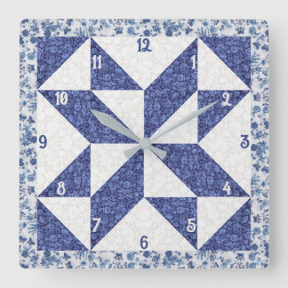 Horloge Carrée Calico blanc et bleu Pinwheel Faux Quilt