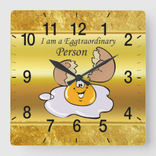 Horloge Carrée caricature personnage oeuf frit avec grand sourire