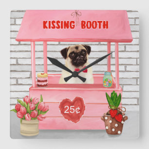 Horloge Carrée Carlin Chien Valentine's Day Kissing Booth