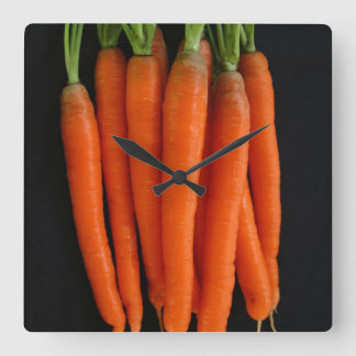 Horloge Carrée Carottes fraîches
