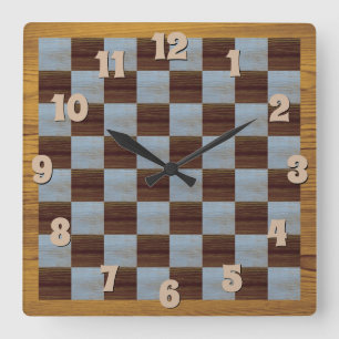 Horloge Carrée Carré d'horloge sur un arrière - plan d'échiqui