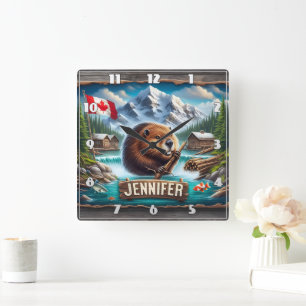 Horloge Carrée Castor Canadien Tenant une Branche Près d'un Lac d