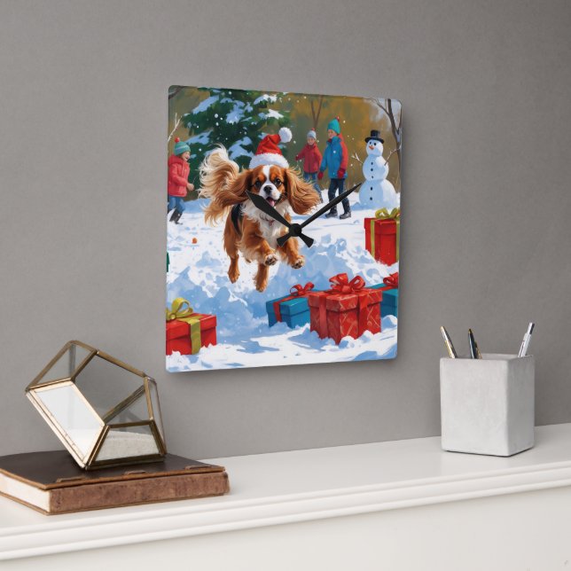 Horloge Carrée Cavalier King Charles Spaniel Neige avec Noël (Bureau)