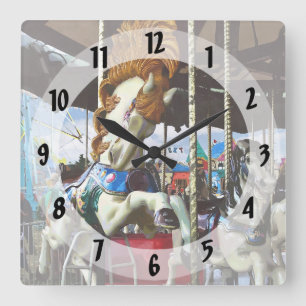 Horloge Carrée Cheval De Carrousel Avec Mane De Flux