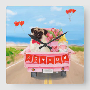 Horloge Carrée Chien Pug Camion de la Saint-Valentin Cœurs