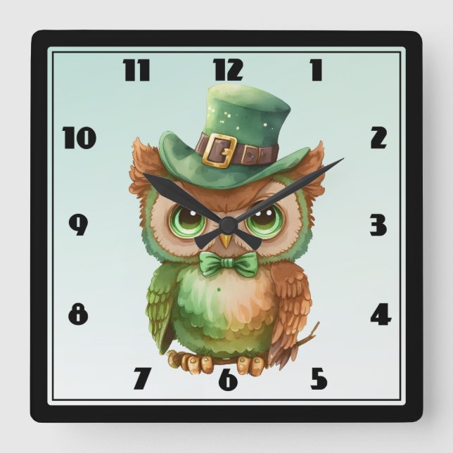 Horloge Carrée Chouette mignonne dans un chapeau vert (Recto)