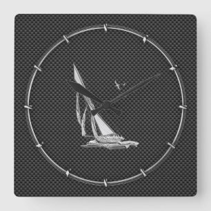 Horloge Carrée Chrome comme voilier sur fibre de carbone