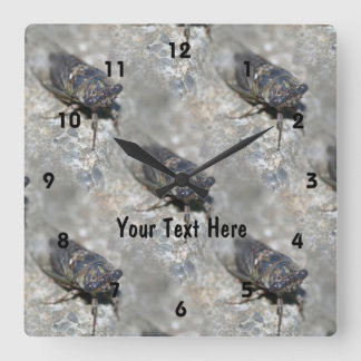 Horloge Carrée Cicada Bug Face Nature Motif Personnalisé