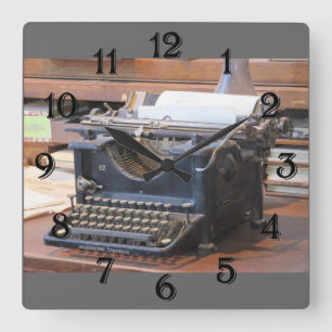 Horloge Carrée Clock Antique