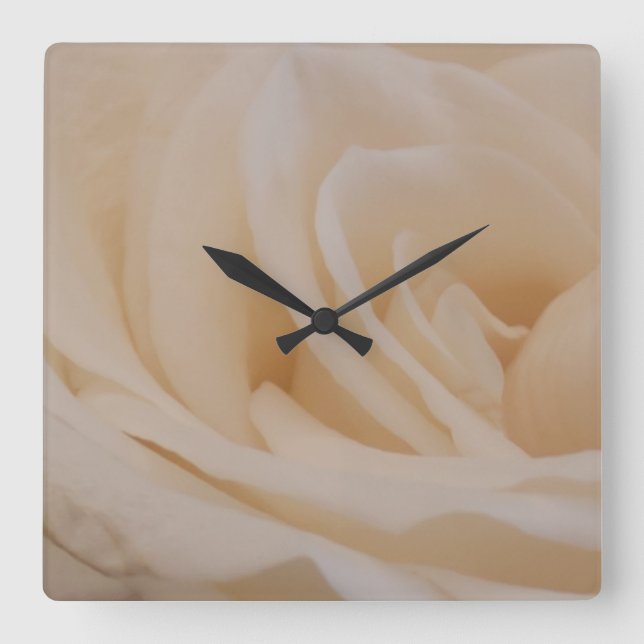 Horloge Carrée Closeup Rose couleur crème (Recto)