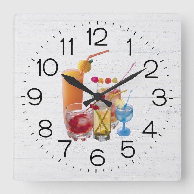 Horloge Carrée Cocktail Happy Hour On Wood Square Wall Clock (Recto)