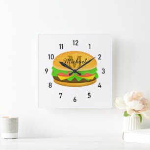 Horloge Carrée Cool et amusant yummy burger Monogramme et numéros