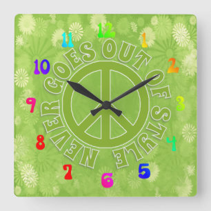 Horloge Carrée Cool et Groovy La paix ne se démode jamais
