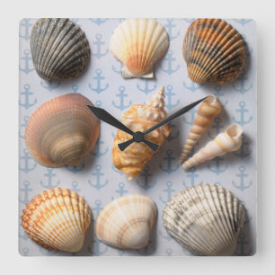 Horloge Carrée Coquillages sur le contexte d'Ancre