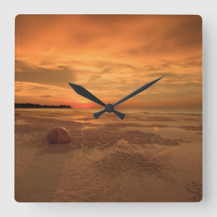 Horloge Carrée Coucher du soleil sur une plage thaïlandaise