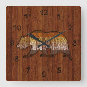Horloge Carrée Couleurs de fierté d'ours en bois rustique de camp