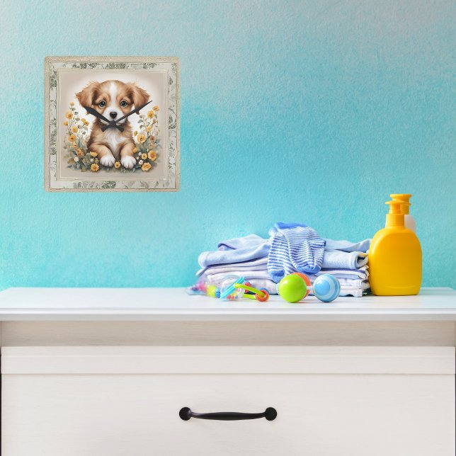 Horloge Carrée Crèche Chien dans les Fleurs (Créateur téléchargé)