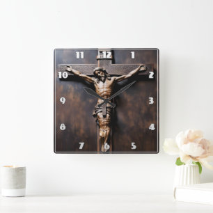 Horloge Carrée Crucifixion de Jésus sur Croix en bois