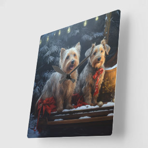 Horloge Carrée Décor de Noël de Terrier australien Snowy Sleigh