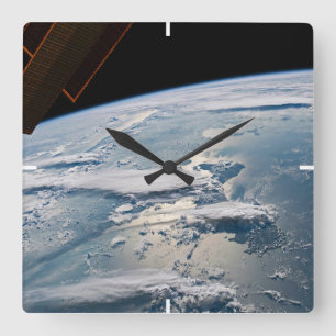 Horloge Carrée Des Nuages Autour De Sumatra, Indonésie.