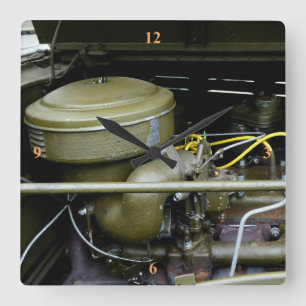 Horloge Carrée Dodg WC, camion de guerre moteur. 'Beeps'