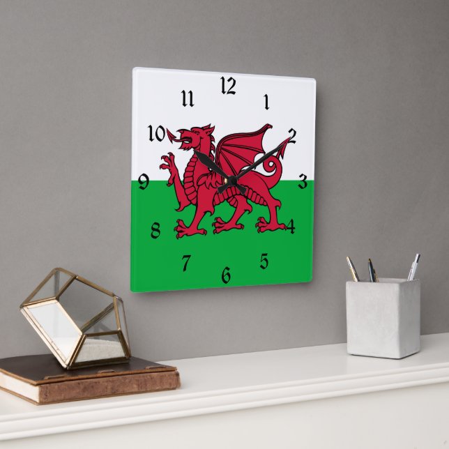 Horloge Carrée Drapeau celtique du Dragon rouge du Pays de Galles (Bureau)