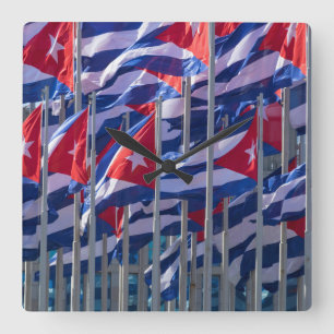 Horloge Carrée Drapeaux cubains, La Havane, Cuba