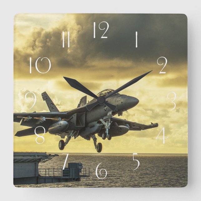 Horloge Carrée Ea18 g growler fighter jet launching off carrier (Recto)