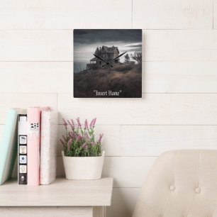 Horloge Carrée Eerie Seclusion