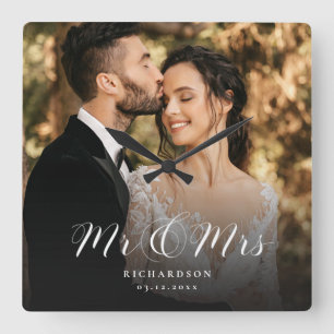 Horloge Carrée Elegant moderne Script Wedding Photo Newlywed Chic