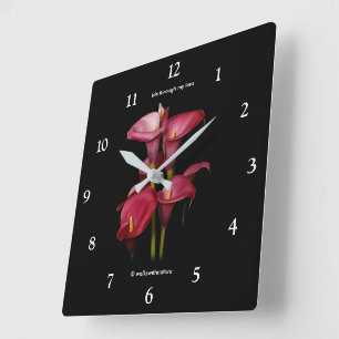 Horloge Carrée Élégants lys calla violets