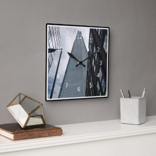 Horloge Carrée En regardant vers le Shard, Tooley Street, Londres