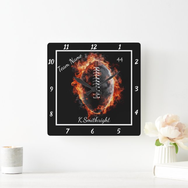 Horloge Carrée Équipe de football enflammée personnalisable (Maison)