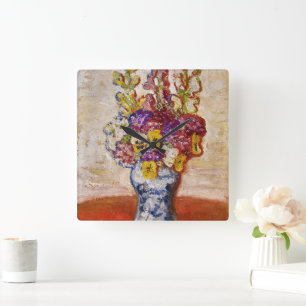Horloge Carrée Fleurs en Vase Bleu et Blanc sur Table Orange