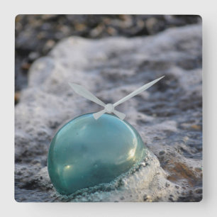 Horloge Carrée Flotte De Pêche Entourée De Surf