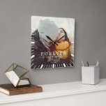 Horloge Carrée Forever Be My Always Love Mariage Script photo<br><div class="desc">Dégustez les clichés ringards et faites de la Saint-Valentin une fête qui vaut la peine ! Cette horloge est garantie pour faire fondre les coeurs et voler le spectacle. Allez-y, transformez le temps en poème d'amour et dites "Je t'aimerai pour toujours" dans chaque tique ! Horloge murale moderne chic avec...</div>