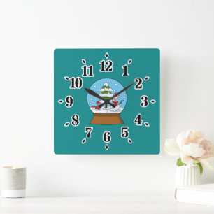 Horloge Carrée Globe de neige avec le cardinal Snowman et Pine Tr