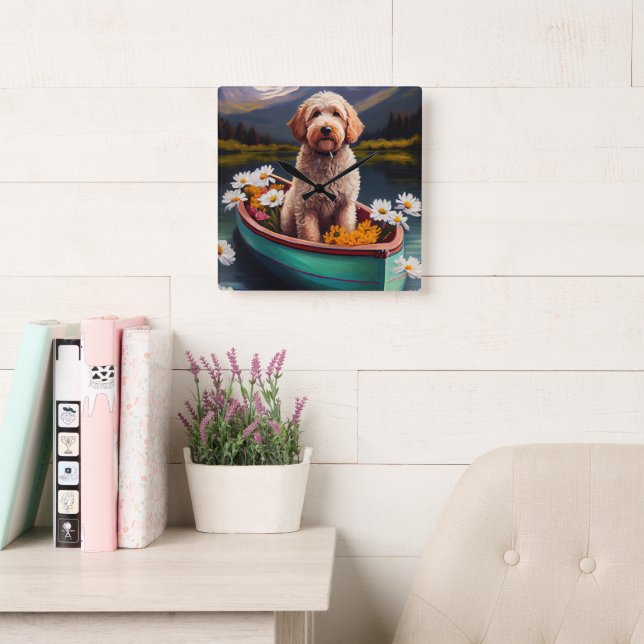 Horloge Carrée Goldendoodle on a Paddle : Une aventure Pittoresqu (Salle de lecture)