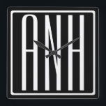 Horloge Carrée Gras moderne 3 initiales Monogramme | Blanc sur no<br><div class="desc">Classy,  bold et moderne.</div>