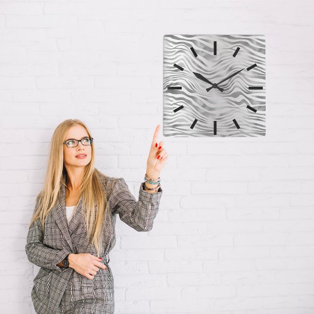 Horloge Carrée Gris Argent Graphite Animal peau Noir Abstrait (Gray Silver Graphite Animal Skin Black Abstract Square Wall Clock)