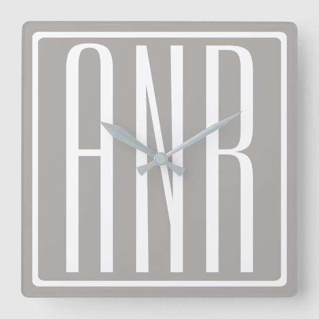 Horloge Carrée Initiales Monogramme | Blanc Sur Gris Clair (Recto)