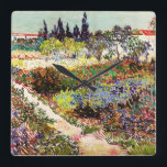 Horloge Carrée Jardin Floral Van Gogh À Arles Art Floral<br><div class="desc">Vincent Van Gogh Flower Garden At Arles With Path Fine Art Vincent Willem van Gogh est un peintre post-impressionniste dont l'oeuvre a eu une influence considérable sur l'art du XXe siècle. Il produit des portraits, des autoportraits, des paysages et des natures mortes de cyprès, de champs de fleurs, d'arbres en...</div>