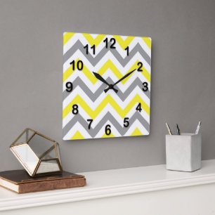 Horloge Carrée Jaune, gris foncé blanc grand motif chevron zigzag
