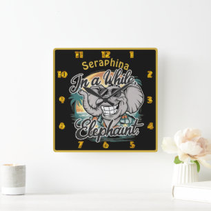 Horloge Carrée Joyeux éléphant à la plage ensoleillée