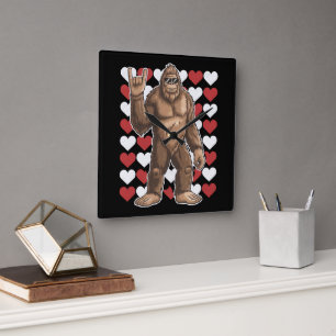 Horloge Carrée La Saint-Valentin Bigfoot Cœurs Drôles d'amour Sas