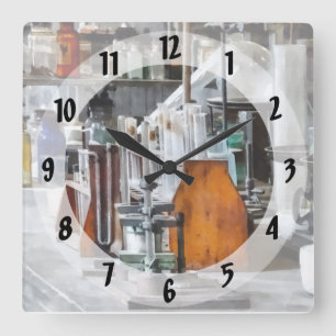 Horloge Carrée Laboratoire Chem Avec Tubes D'Essai Et Retort