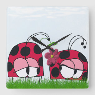 Horloge Carrée L'adorable Ladybug Qui Lui Met Son Nouveau Dessin
