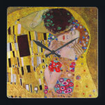 Horloge Carrée Le baiser de Gustav Klimt, Art Nouveau Vintage<br><div class="desc">Le tableau ultime de l'amour, un beau design pour célébrer la Saint Valentin avec! The Kiss (détail) (1907-1908) de Gustav Klimt est un symbole de l'époque victorienne vintage de l'amour d'art et de la peinture romantique mettant en scène un couple romantique dans différentes nuances d'or, motifs et symboles, partageant un...</div>