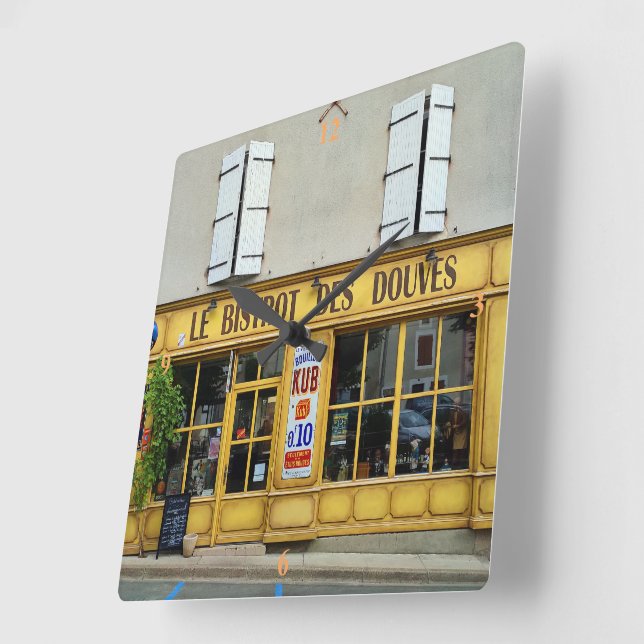 Horloge Carrée Le Bistro Dove, Verteuile Sur Charente. (Angle)