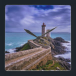 Horloge Carrée Les phares | Phare Petit Minou France<br><div class="desc">Cette photo extraordinaire de Getty Images présente le phare Petit Minou France.</div>